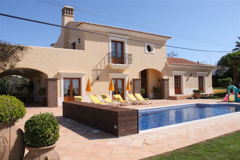 *Image showing property for sale in Sitio Dos Quartos