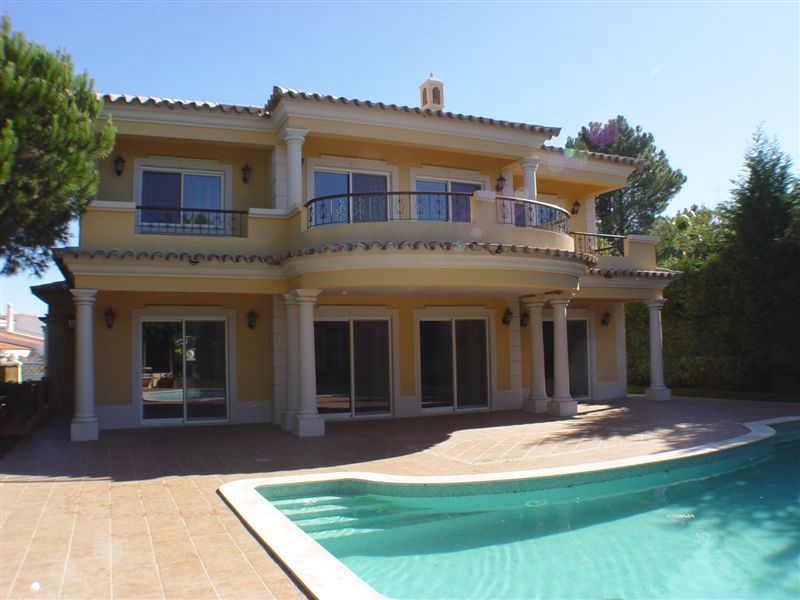 *Image showing property for sale in Vale Do Lobo